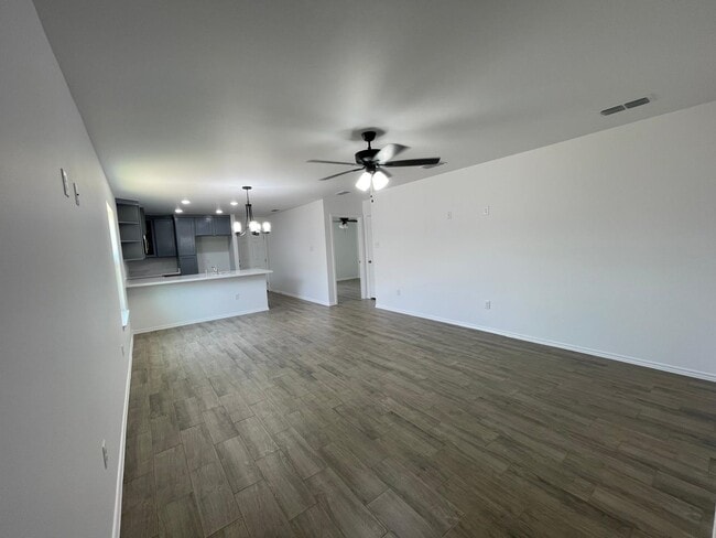 Photo - 1525 Estudiantes Dr