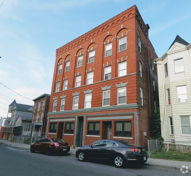 Building Photo - 985 Bank St Unit 10 Rental