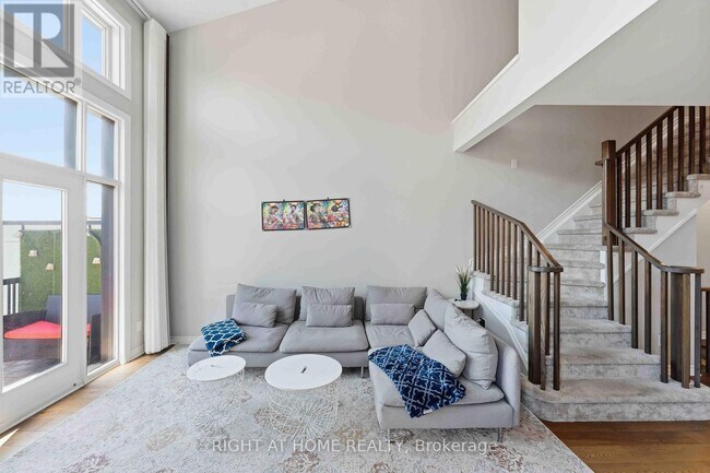 Photo - 264 Pembina Private