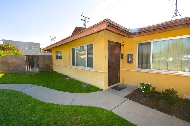 Photo - 308 N Azusa Ave Casa