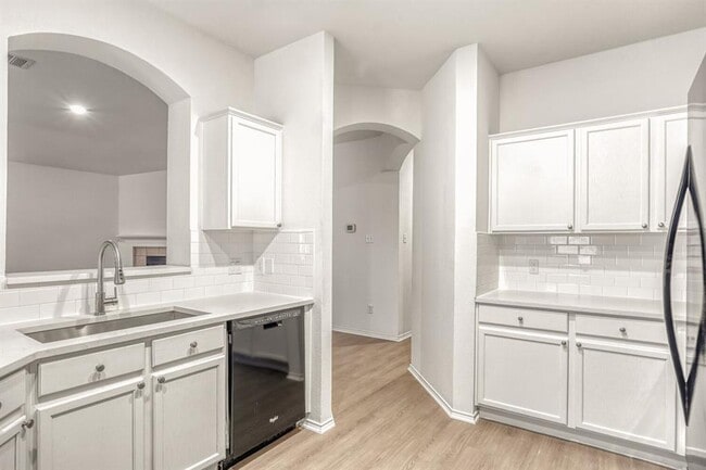 Photo - 411 Masonwood Dr