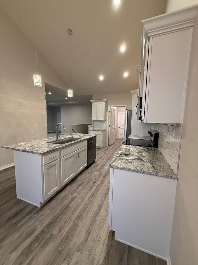Photo - New Construction 3 bedroom/3 bath townhome in South Lincoln