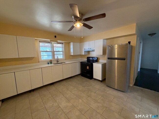 Photo - 79 Rangely St