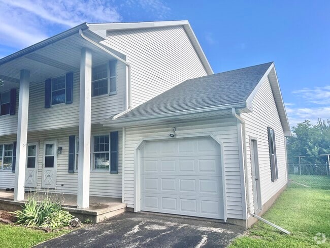 Building Photo - 730 Crestview Dr Unit 730 Rental