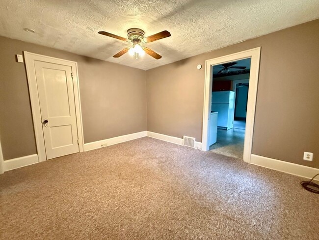 Photo - meh Unit Apt 4