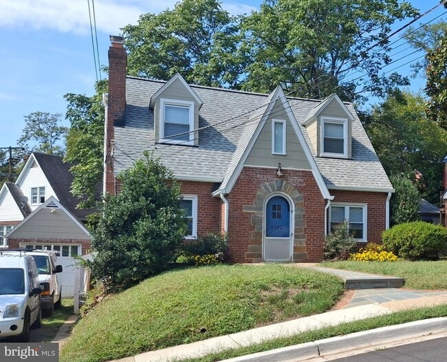 Building Photo - 8102 Garland Ave Unit 1