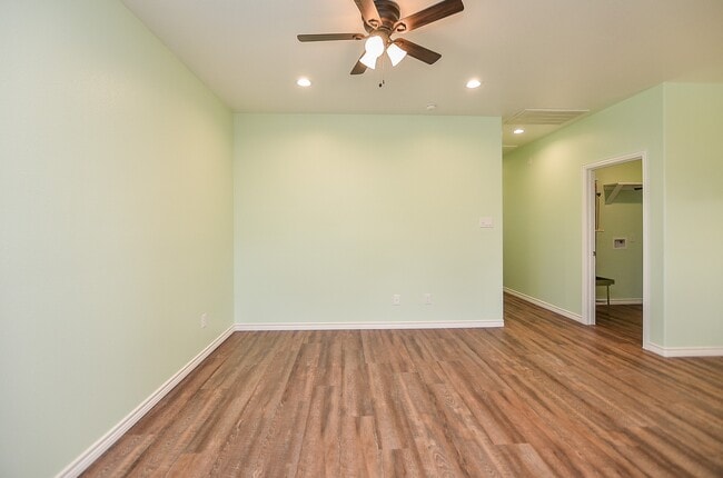 Building Photo - 239 Broadhurst Rental
