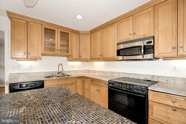 Photo - 3405 N Peary St