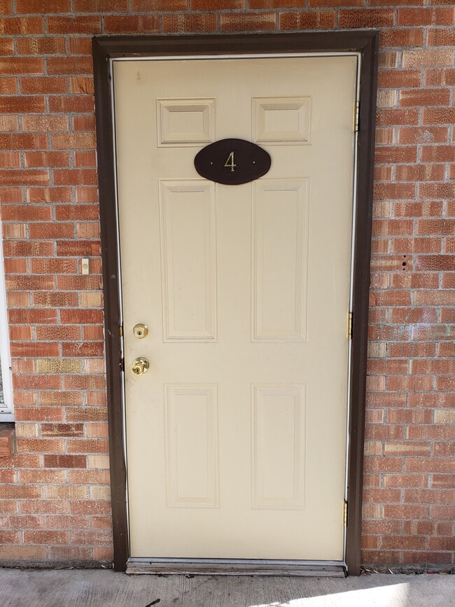 Front Door - 234 W 1st S Apartments Unit 004
