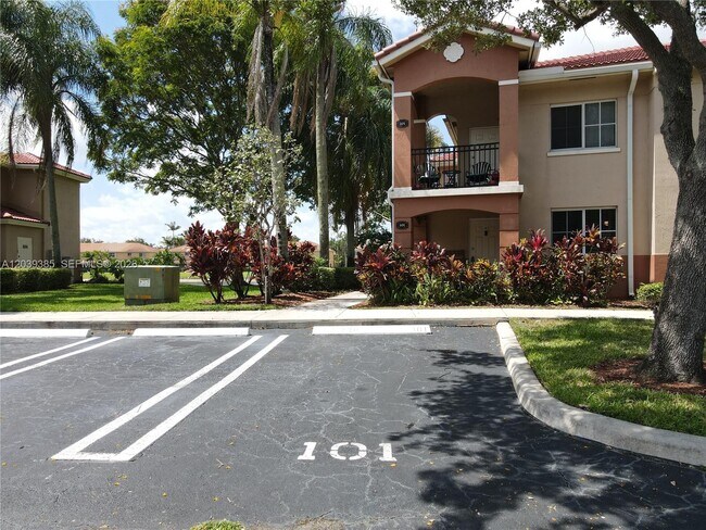 3486 Briar Bay Blvd Unidad 101