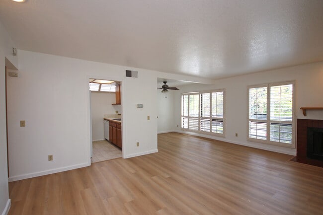 Photo - 311 E Glenarm St