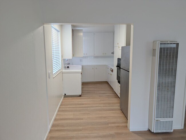 Photo - 4511- 4515 Penniman Unit 4511