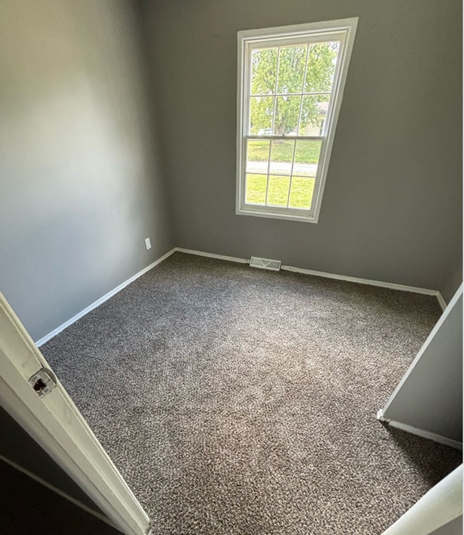 Photo - LIMITED TIME**NO APPLICATION FEE**1/2 OFF ...