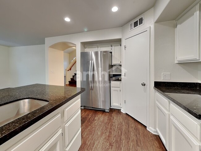 Photo - 518 W San Remo St