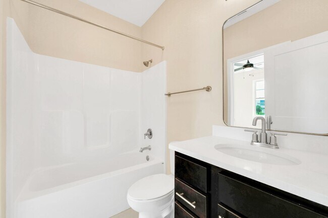 Photo - West Beverly Lofts - 203 Unidad BVW 203