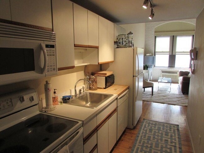 Photo - 1300 Hudson St Unit B6