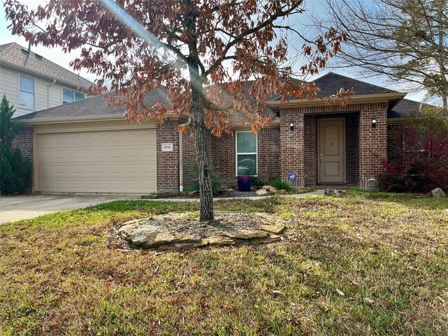 Building Photo - 9311 E Lakeside Dr