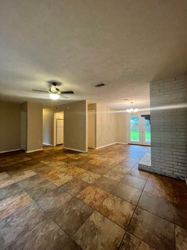 Photo - 1617 Espoir Dr