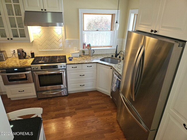 Photo - 1305 Locust Dr