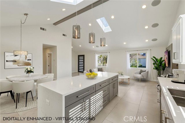 Photo - 6017 Encino Ave