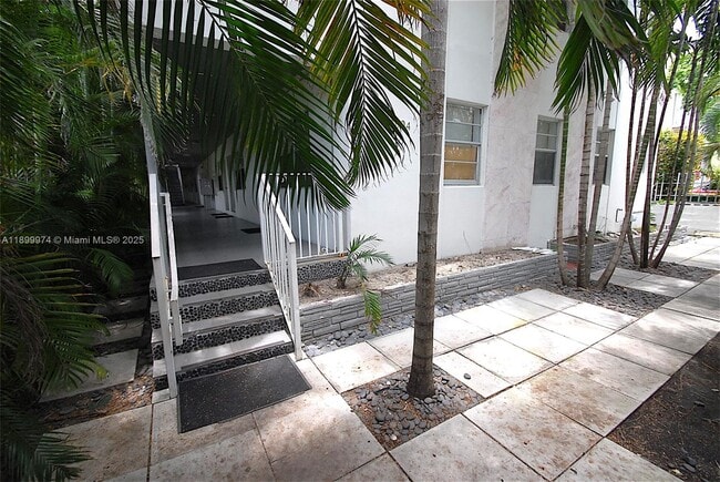 Photo - 1604 Drexel Ave Unidad 102