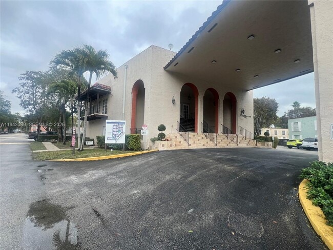 Photo - 10820 N Kendall Dr Unit S4