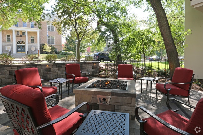 Patio & Grill - Fountainview