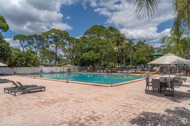 Pool - Sarasota Palms