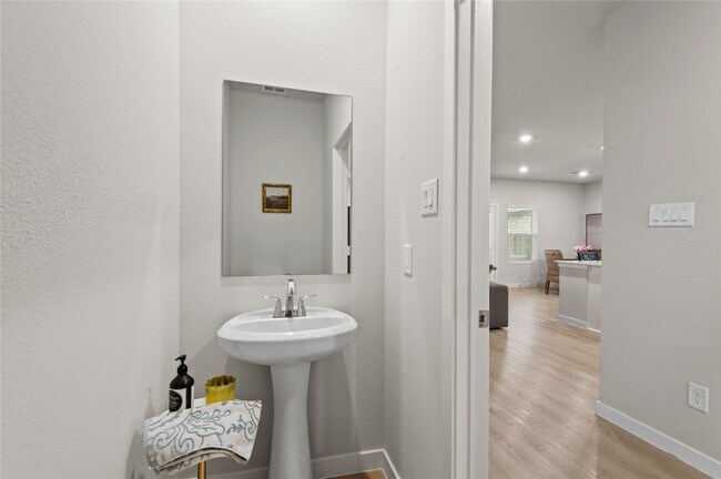 123 Alset Dr