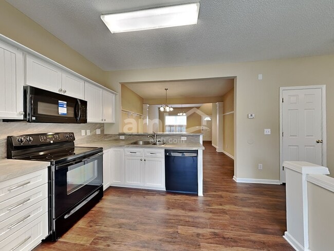 Photo - 110 Durston Loop