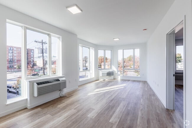 2BR 2BA