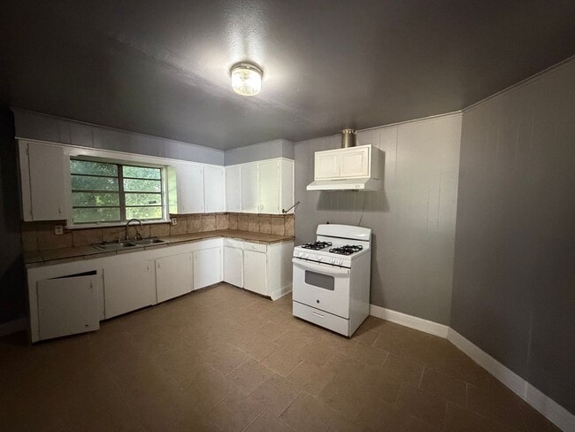 Photo - Spacious Two Bedroom Home