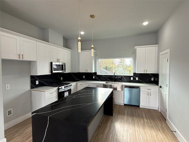 Photo - 3101 Live Oak St
