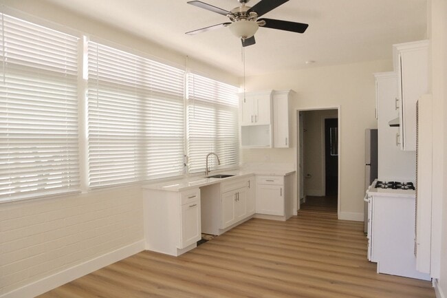 Building Photo - 234 Avenida Miramar Unit #C