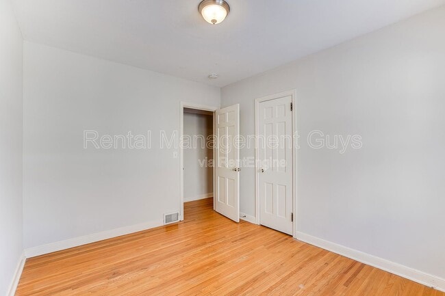 Photo - 3714 Kipling Ave