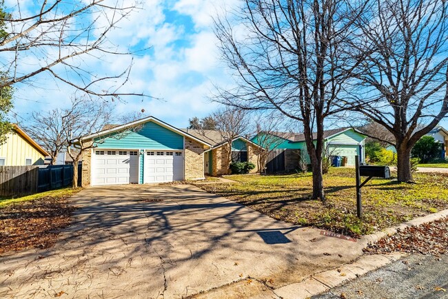 Beautiful 3 bedroom Home in North Austin!! - Beautiful 3 bedroom Home in North Austin!!