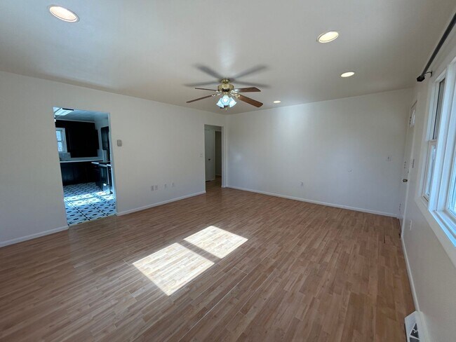 120 N 9th St W