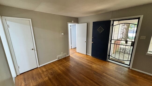 Photo - 3056 Arrendale St