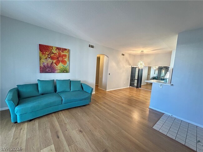 Photo - 1830 N Buffalo Dr Unidad 1038