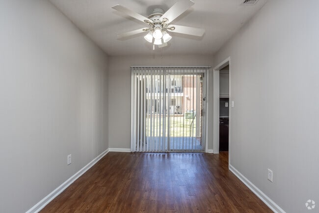 2BR, 1BA - 1,200SF - Dining Room