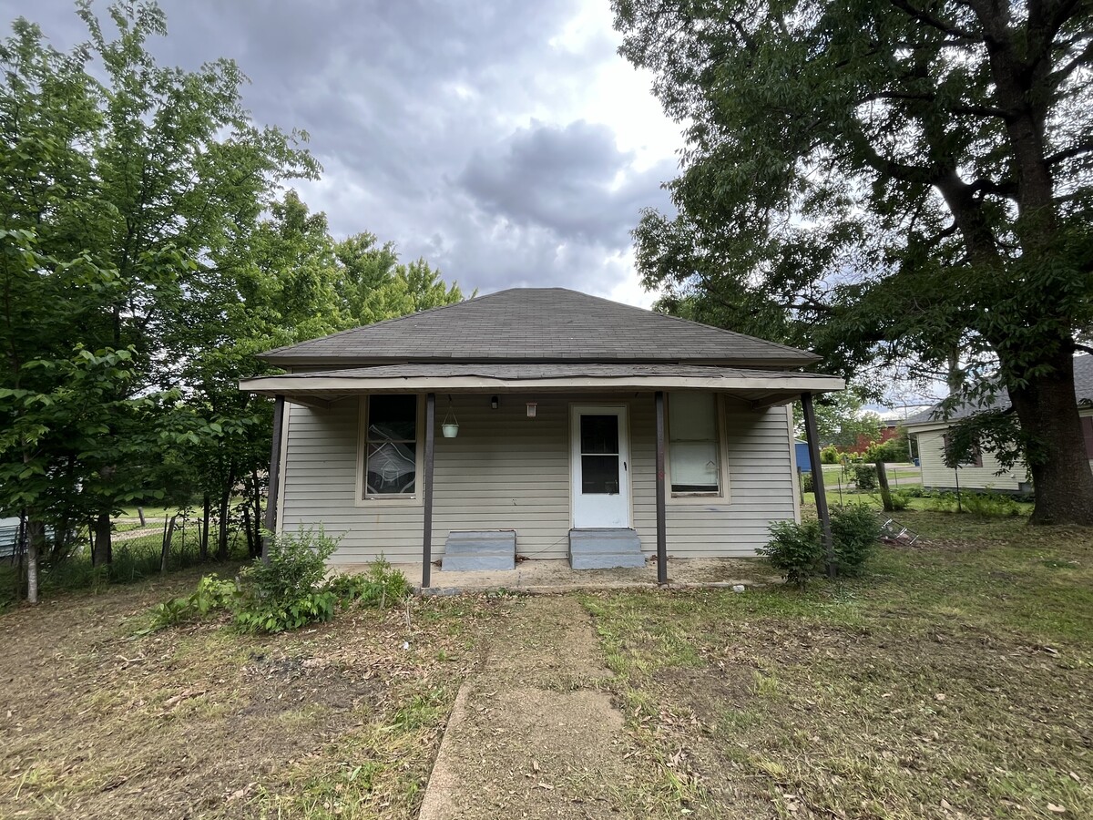 Photo - 1518 S College St Casa