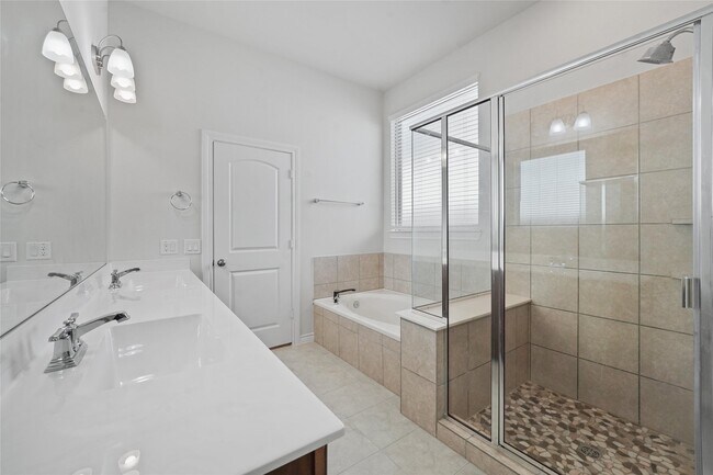 Photo - 7203 Buckthorn Holw Trl