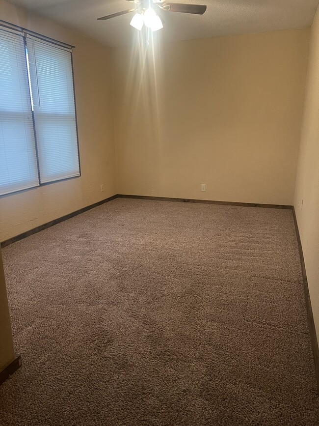 Photo - 106 N 3rd St