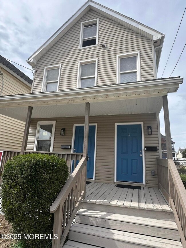 Building Photo - 326 2nd St Rental