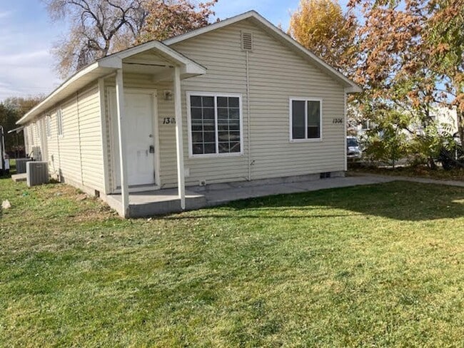 Photo - 3 bed 1 bath duplex