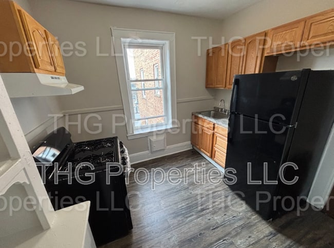 Building Photo - 490 Tremont Ave Unit Apt. 20