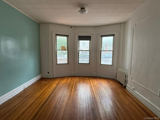 Building Photo - 1859 Matthews Ave Unit 1
