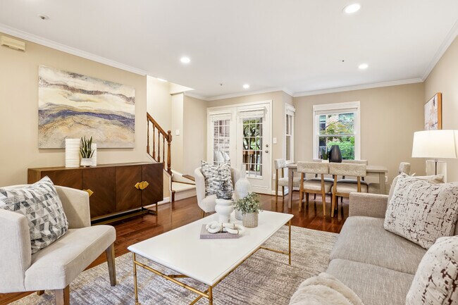 Photo - 631 N Tazewell St
