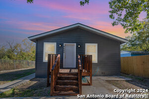 Building Photo - 4602 Sierra St Rental