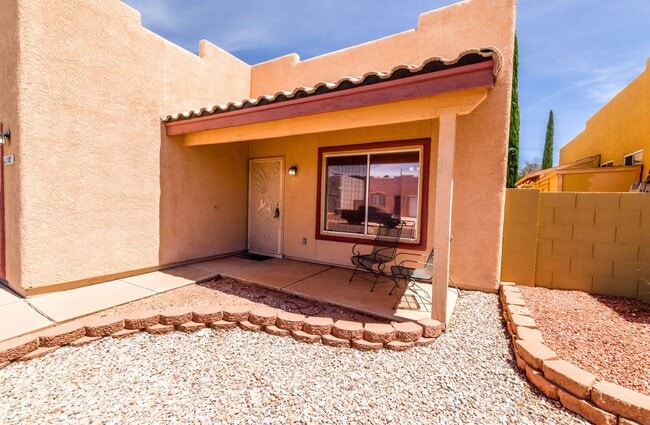 Photo - 1083 Desert Oak Pl